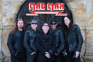MAD MAX geben neuen Sänger bekannt. «Heavy Metal»-Reissue folgt November '25. Neues Album “Stories Of Destiny» für 2026 geplant