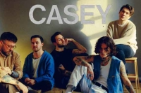 CASEY stellen neue Single «Bite Through My Tongue» aus dem Comeback-Album «How To Disappear» vor