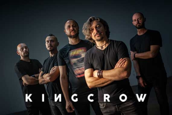 KINGCROW begeben sich im Videoclip «Night Drive» auf eine mitternächtliche Reise