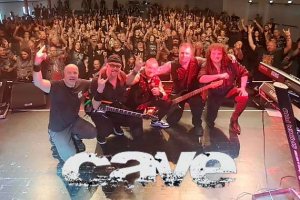 CAVE stellem im neuen Song «Stronger» den neuen Sänger vor