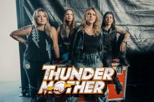 THUNDERMOTHER kündigen digitales Live-Album für April '26 an. Live-Version «Whatever - Live in Gothenburg» jetzt online!
