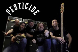 PESTICIDE enthüllen den neuen Song «Digital Bitch» samt Video, als Kritik an der digitalen Ära