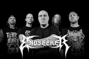 ENDSEEKER verkünden das Ende und beenden ihre Reise mit EP «Coffin Born» und teilen Song «Enemies Of Peace»