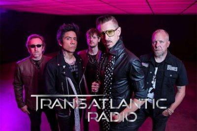 TRANSATLANTIC RADIO kündigen Debüt-Album «Midnight Transmission» an und stellen erste Single «Wide Awake» vor