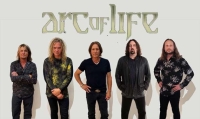 ARC OF LIFE (mit Musikern von YES) kündigen neues Album an und stellen daraus die neue Single «All Things Considered» vor