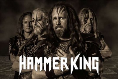 HAMMER KING teilen Single &amp; Video «King For A Day» und touren 2026 mit Burning Witches durch die Schweiz