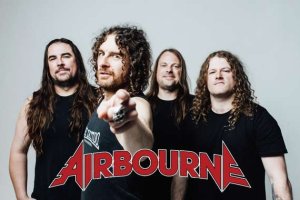 AIRBOURNE lassen den Weihnachts-Kracher «Christmas Bonus» auf Euch los und kommen 2026 nach Zürich!