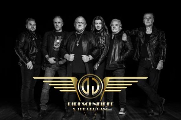DIRKSCHNEIDER & THE OLD GANG – Zwischen Tür und Angel ohne Perfektionismus, dafür eine runde Sache