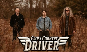 CROSS COUNTRY DRIVER im März '23 mit Debüt-Album und jetzt mit erster Single «A Man With No Direction»