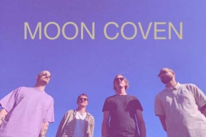 MOON COVEN kehren diesen Sommer mit ihrem neuen Album «Sun King» zurück. Debüt-Single «Wicked Words in Gold They Wrote» jetzt bereit!